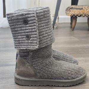UGG Classic Cardy Button Detail Fold Over Boots Grey Sweater Size 7 Cabin